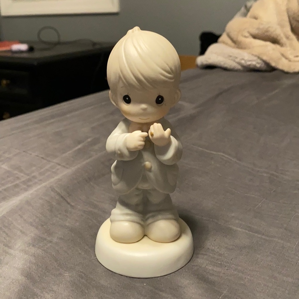 Precious moments vintage figurine
